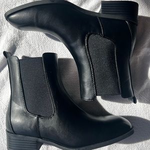 Just Fab Black Booties size 8.5. BNIB